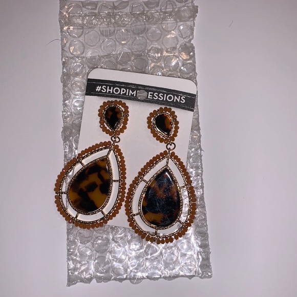 NWT Tres Jolie Earrings in Nectarine - Picture 3 of 3